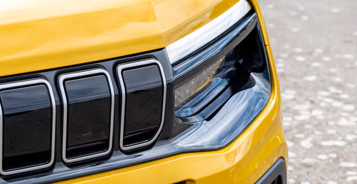 JEEP AVENGER MY24 EXTERIOR 01