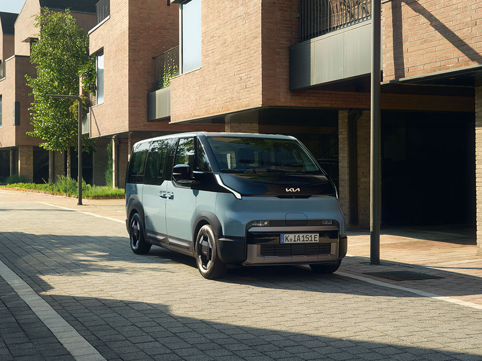 d54fkia pv5 passenger exterior 1