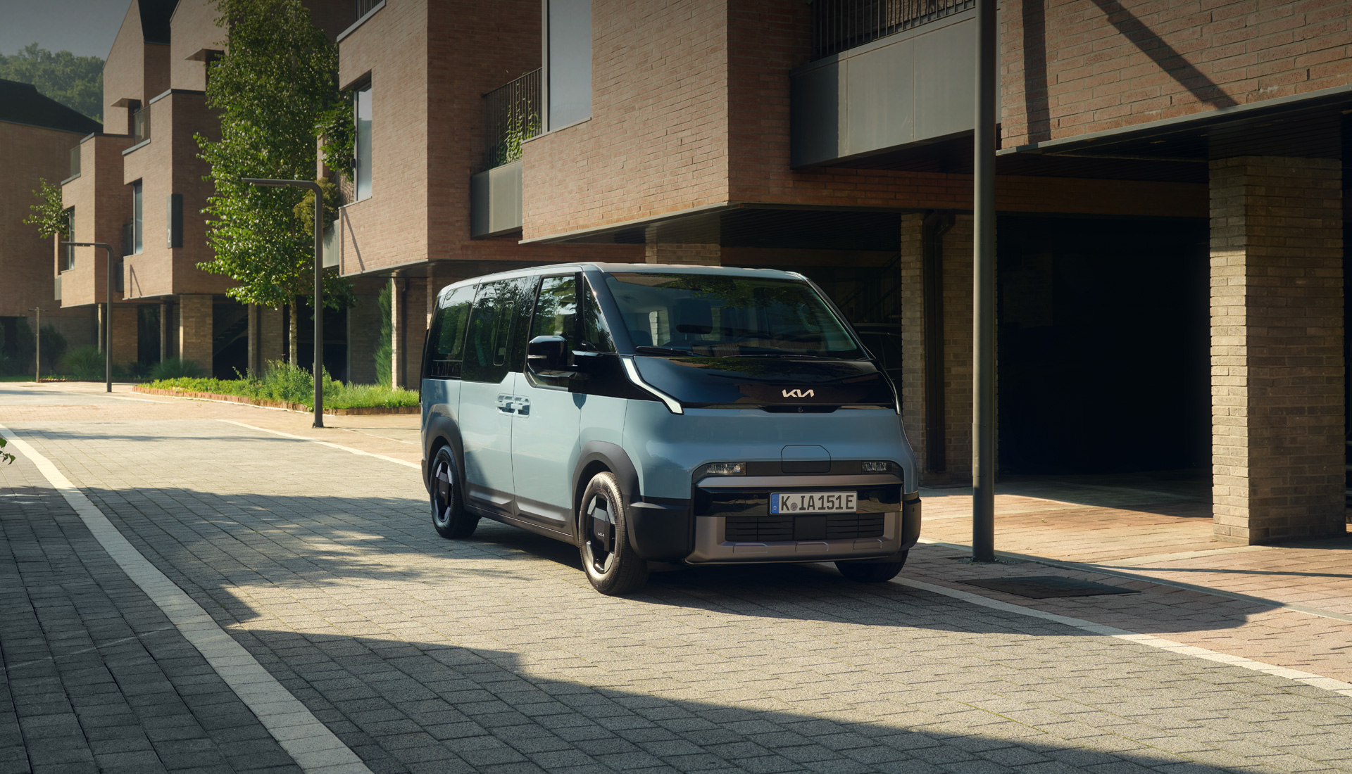 kia pv5 passenger hero model page w