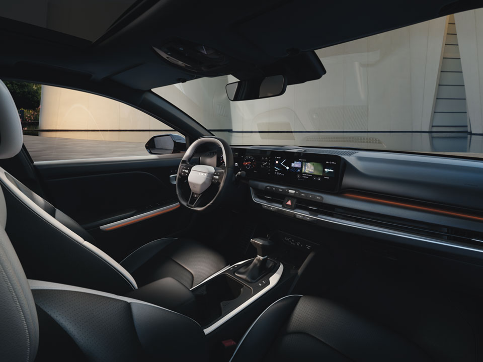 0236kia k4 interior 1